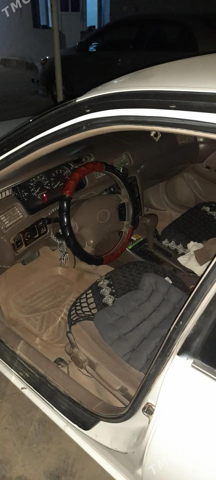 Toyota Camry 1998 - 105 000 TMT - Тагтабазар - img 2