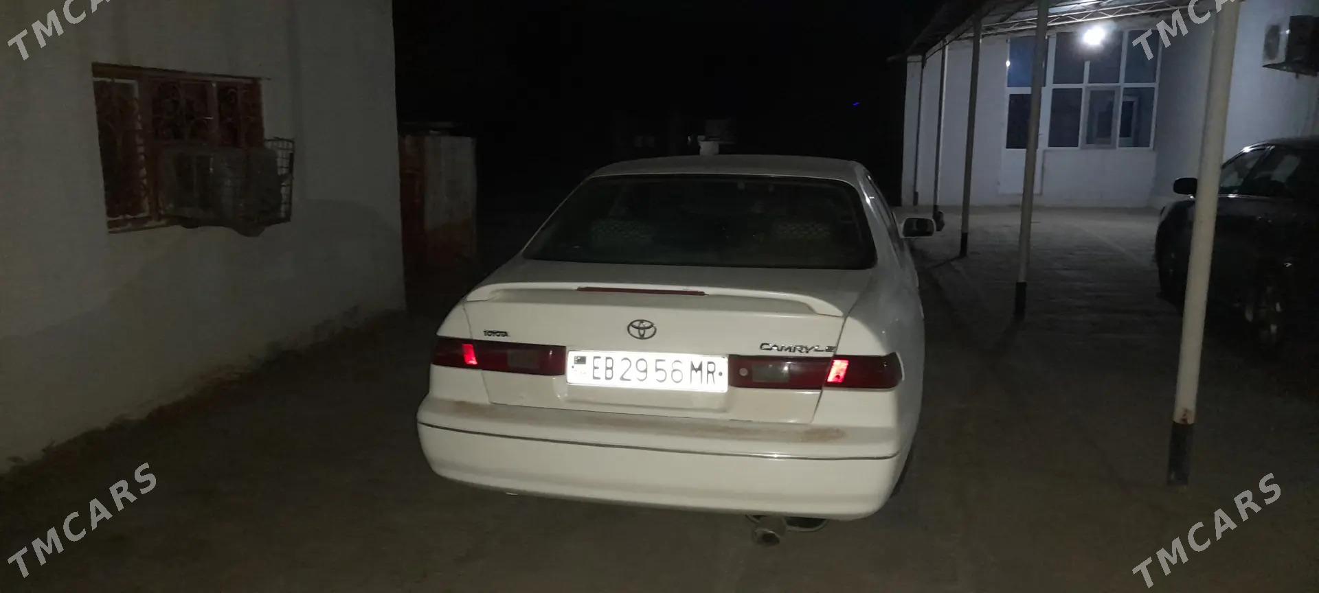 Toyota Camry 1998 - 105 000 TMT - Тагтабазар - img 1