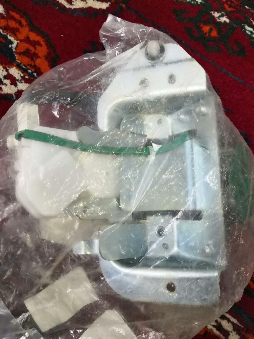 замок стекла Highlander 2009 500 TMT - Туркменбаши - img 3