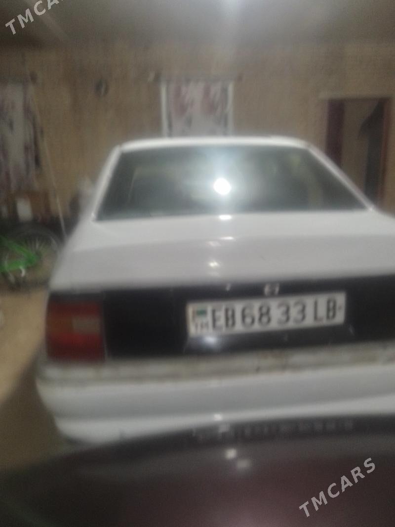 Opel Vectra 1994 - 33 000 TMT - Фарап - img 1
