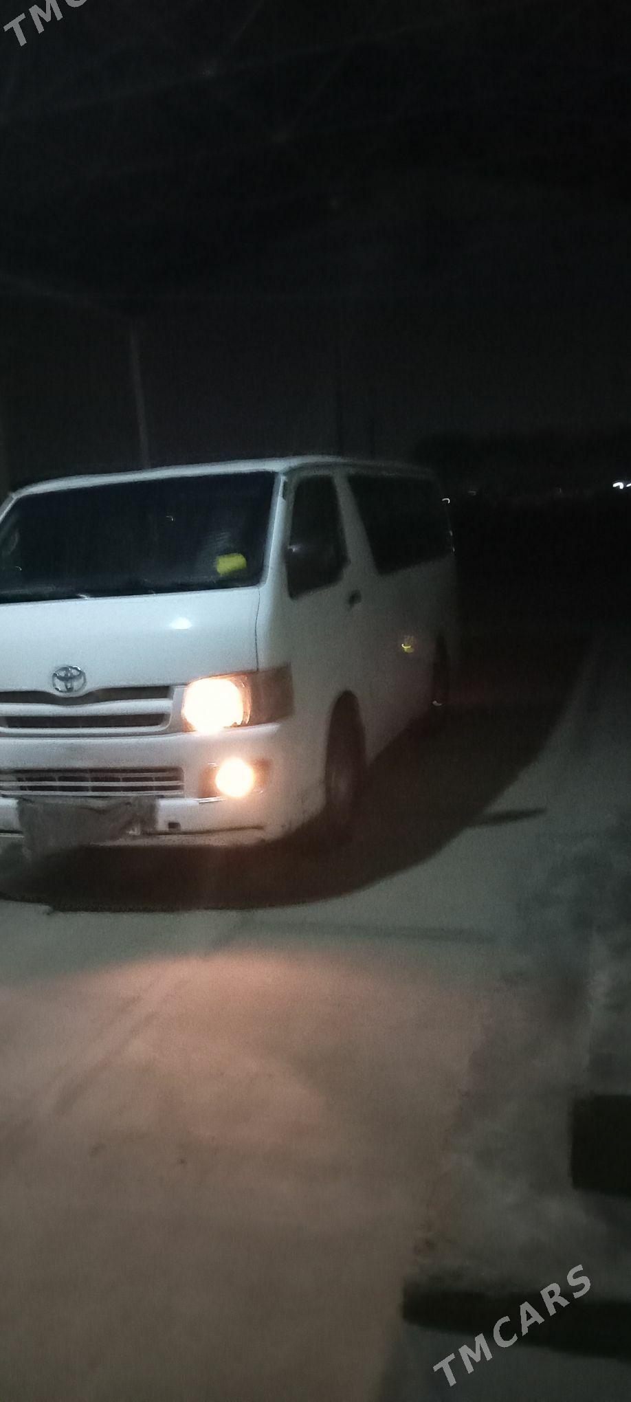 Toyota Hiace 2006 - 135 000 TMT - Мары - img 2