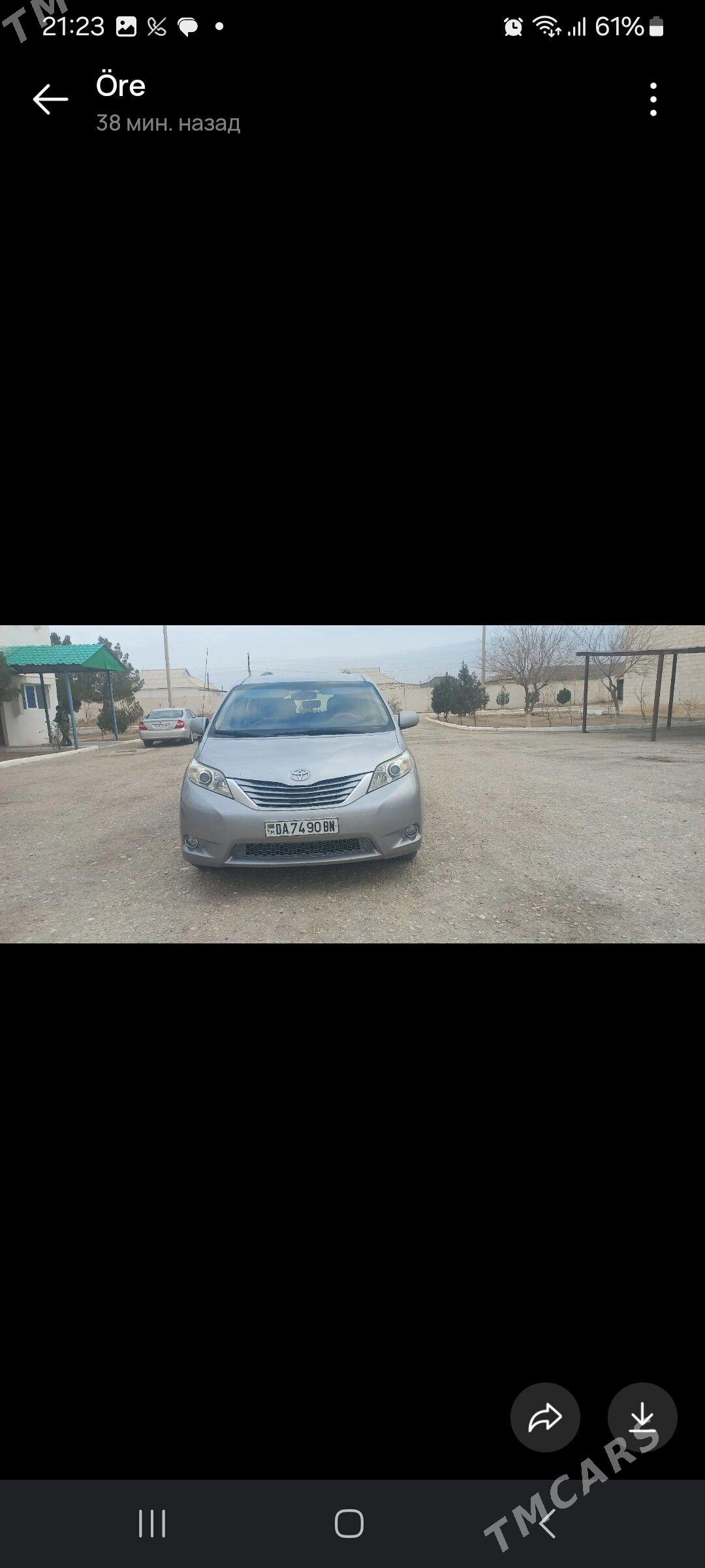 Toyota Sienna 2011 - 300 000 TMT - Балканабат - img 1