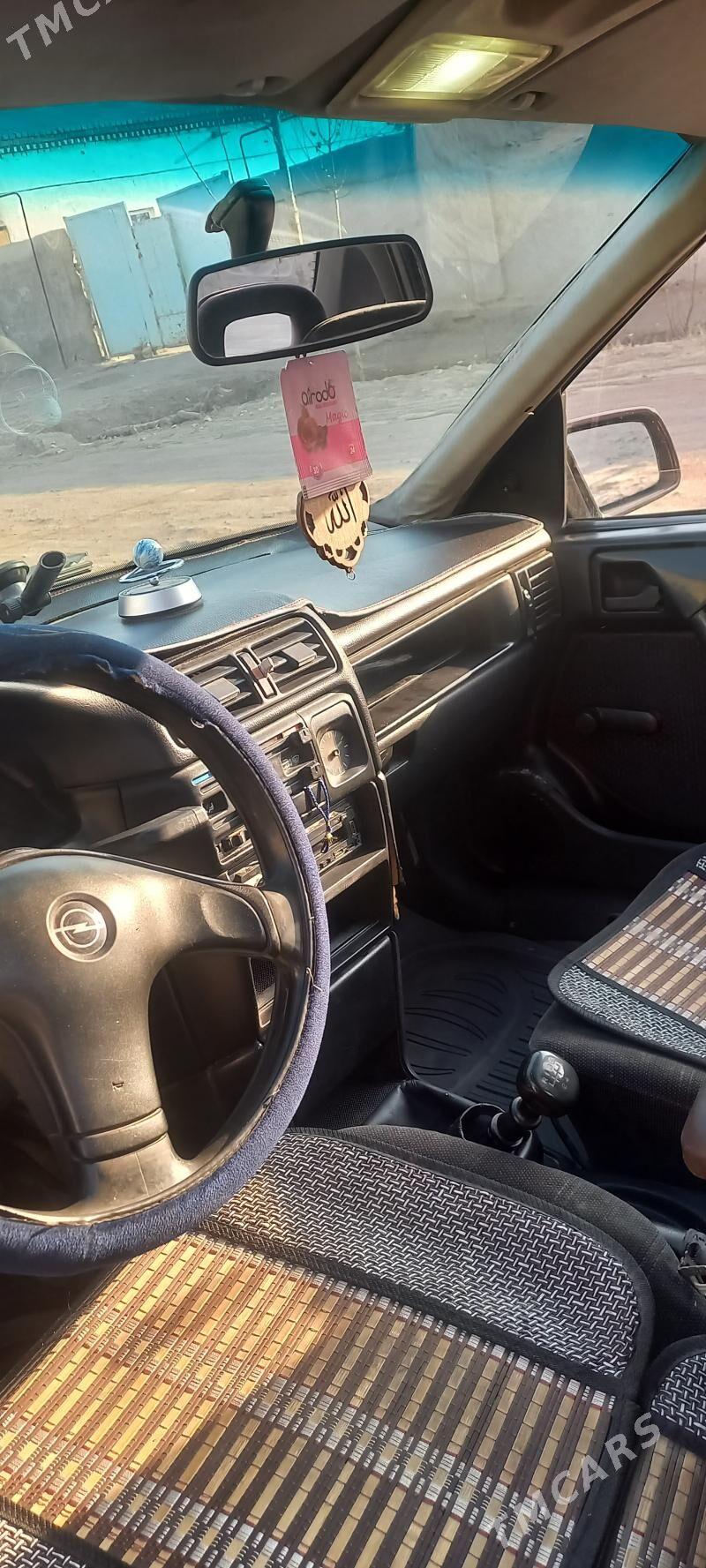 Opel Vectra 1993 - 40 000 TMT - Gubadag - img 5