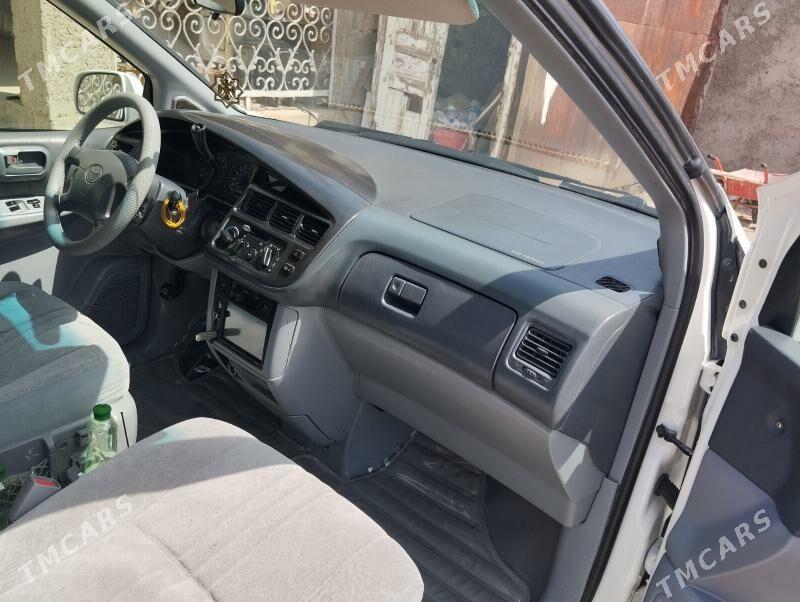 Toyota Sienna 2000 - 160 000 TMT - Gyzylarbat - img 3