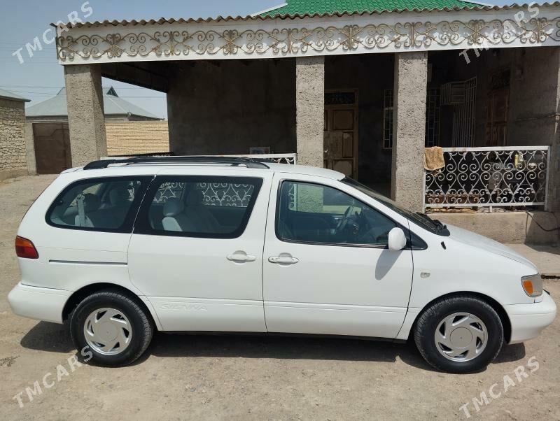 Toyota Sienna 2000 - 160 000 TMT - Gyzylarbat - img 6