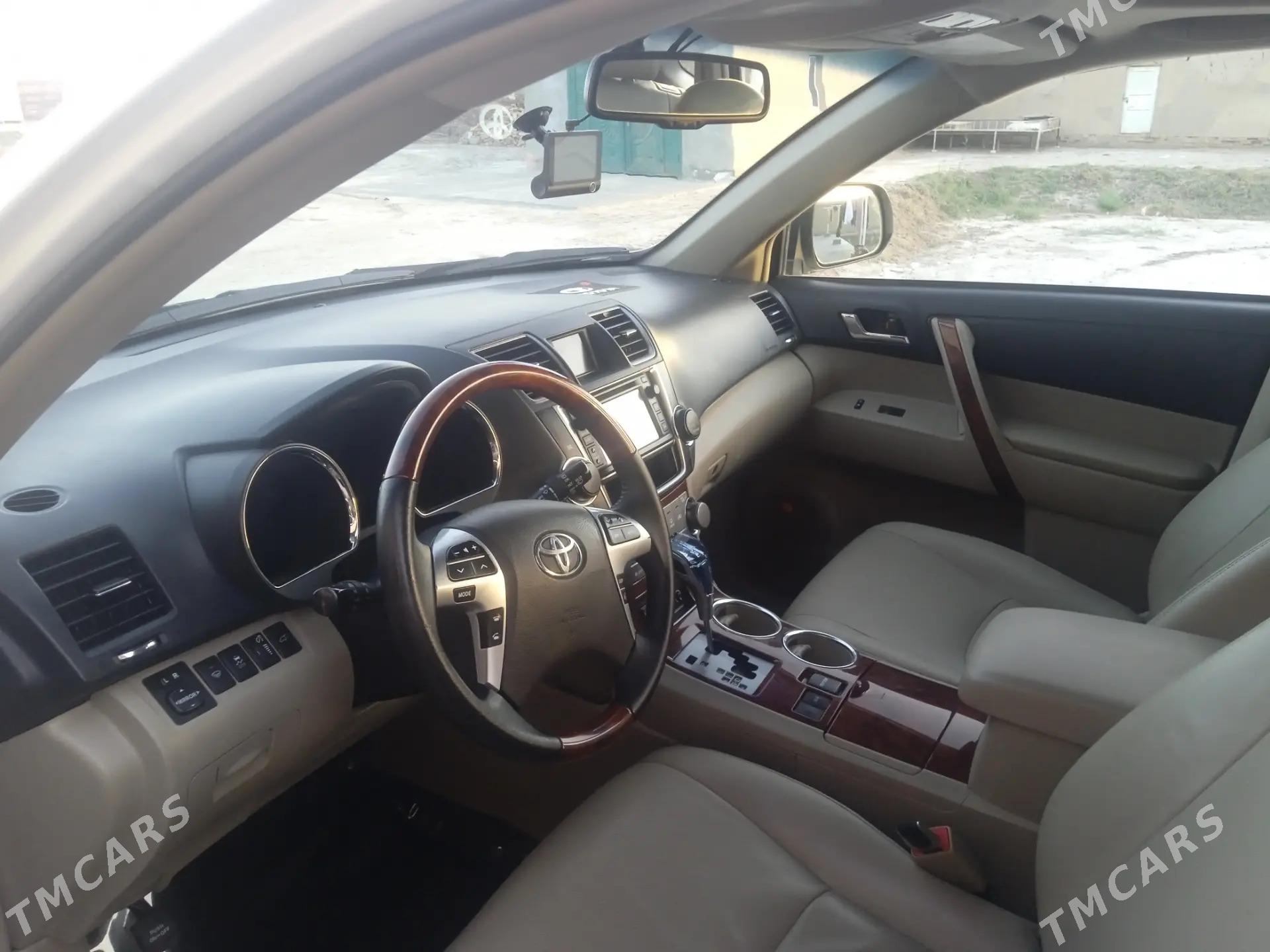 Toyota Highlander 2013 - 405 000 TMT - етр. Туркменбаши - img 5