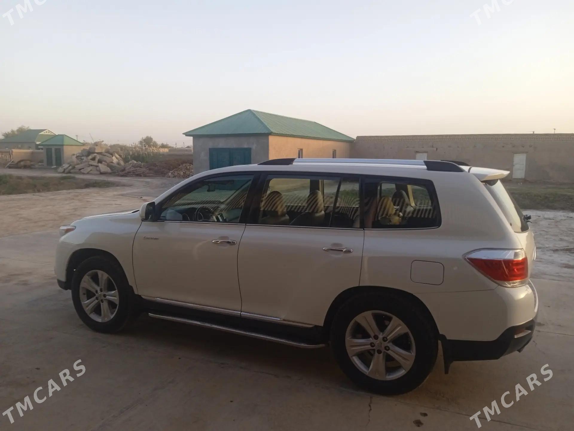 Toyota Highlander 2013 - 405 000 TMT - етр. Туркменбаши - img 3