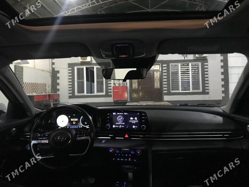 Hyundai Elantra 2022 - 265 000 TMT - Büzmeýin - img 5