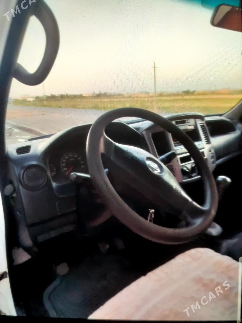 Nissan Urvan 2008 - 170 000 TMT - Mary - img 4