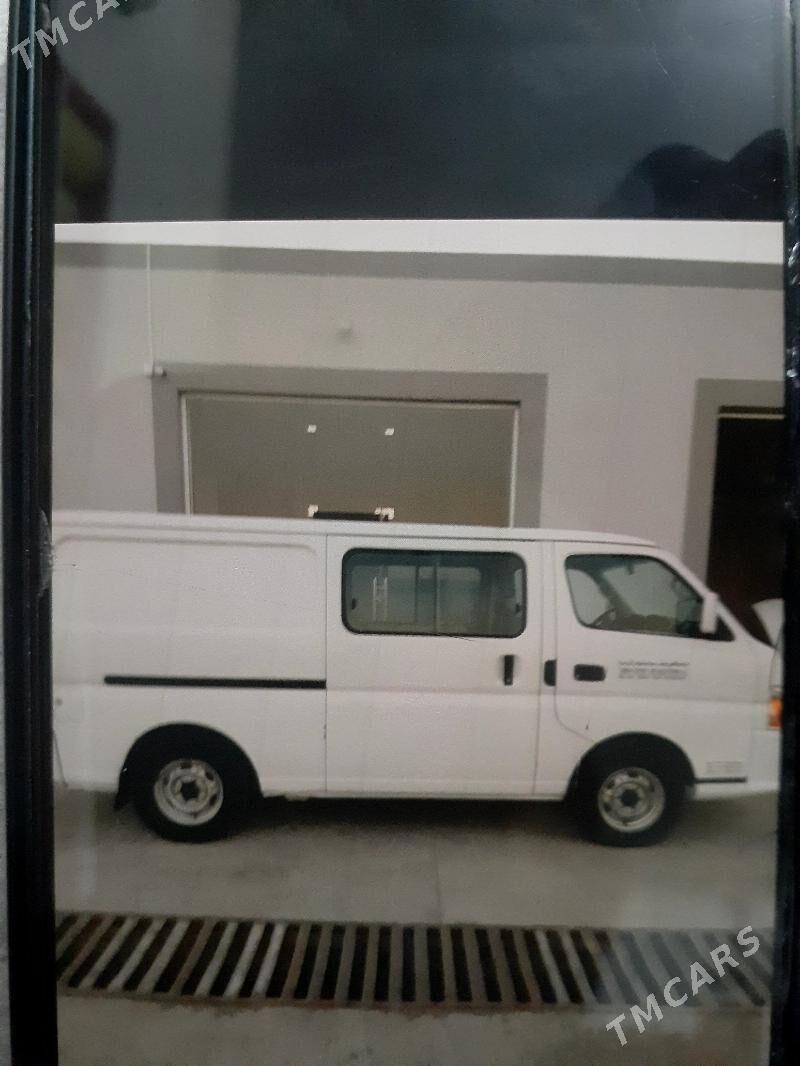 Nissan Urvan 2008 - 170 000 TMT - Mary - img 3