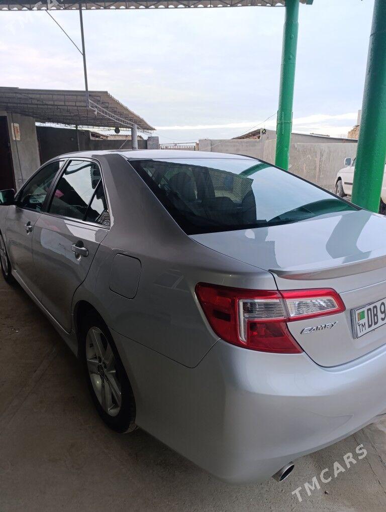 Toyota Camry 2013 - 250 000 TMT - Ак-Бугдайский этрап - img 5