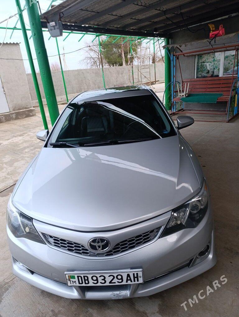 Toyota Camry 2013 - 250 000 TMT - Ак-Бугдайский этрап - img 2