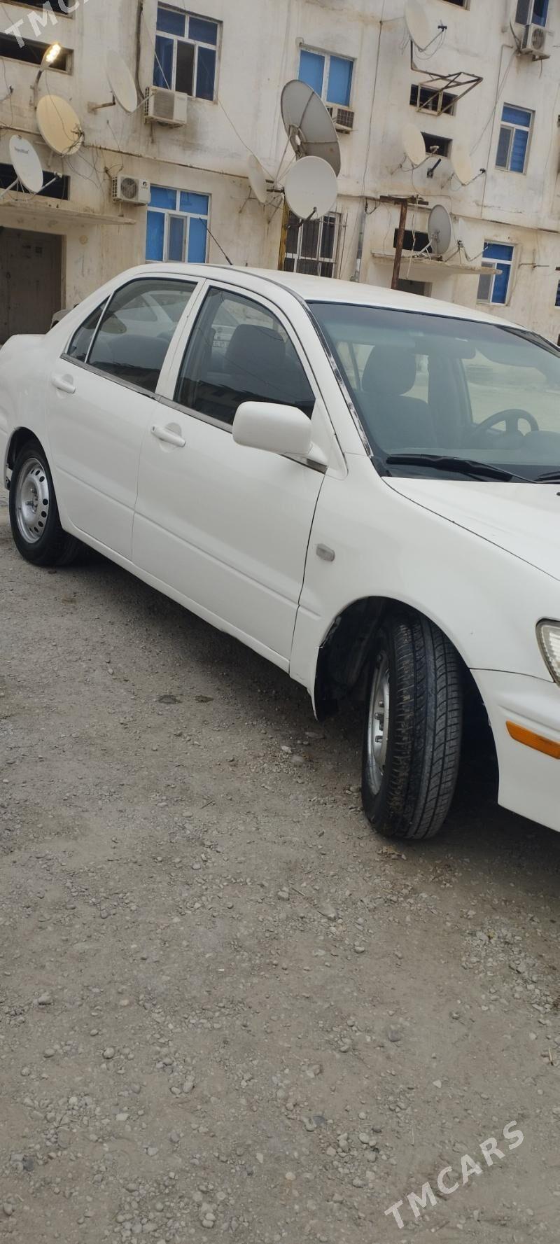 Mitsubishi Lancer 2002 - 62 000 TMT - Balkanabat - img 3