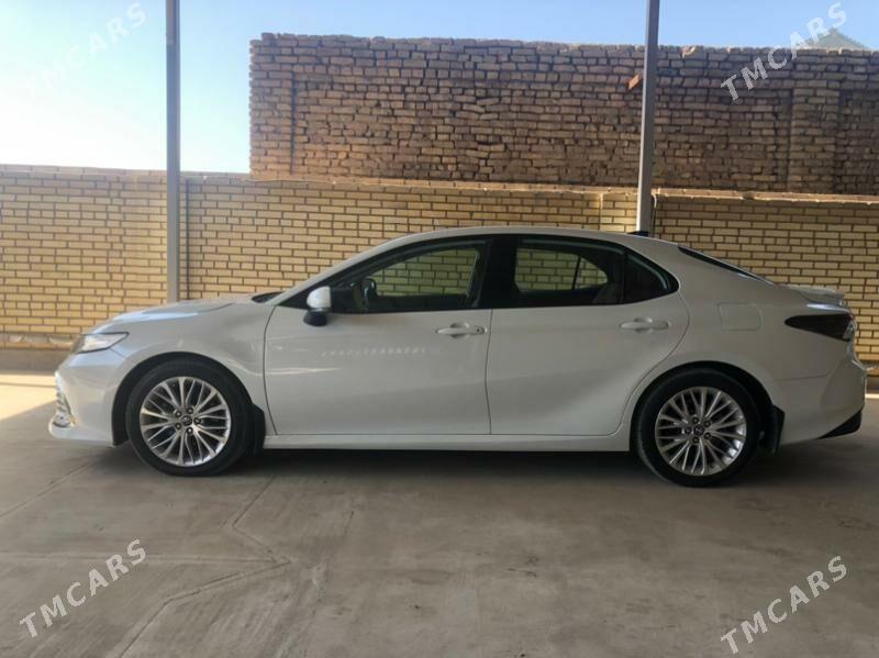 Toyota Camry 2021 - 395 000 TMT - Мары - img 5