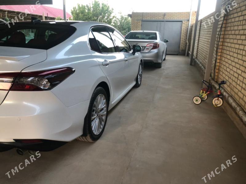 Toyota Camry 2021 - 395 000 TMT - Мары - img 4