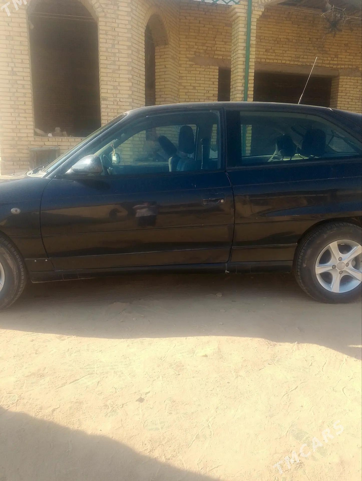 Opel Omega 2000 - 28 500 TMT - Халач - img 1