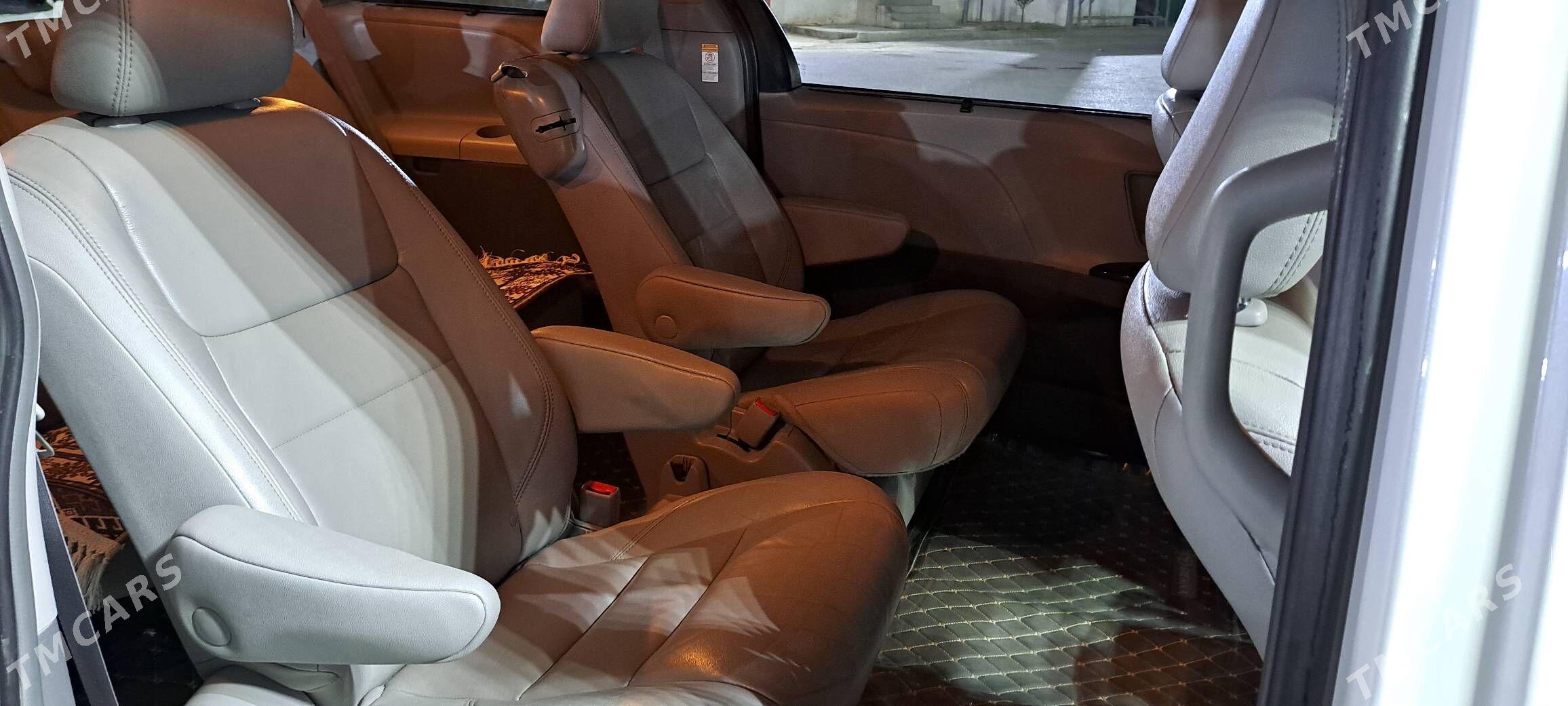 Toyota Sienna 2018 - 369 000 TMT - Ашхабад - img 6