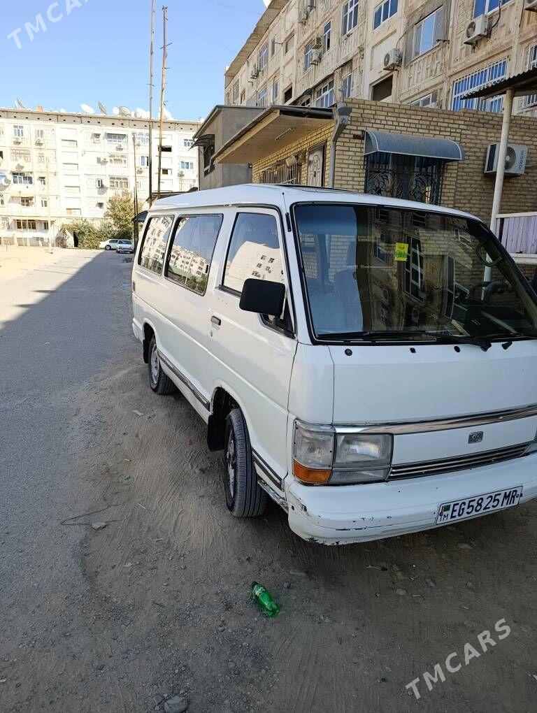 Toyota Hiace 1993 - 58 000 TMT - Мары - img 1