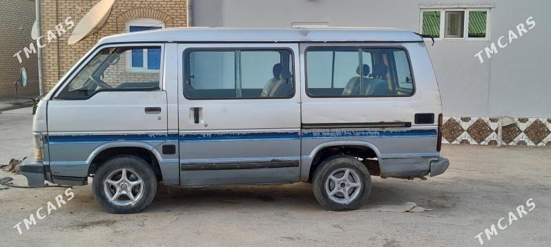 Toyota Hiace 1992 - 30 000 TMT - Сакарчага - img 3