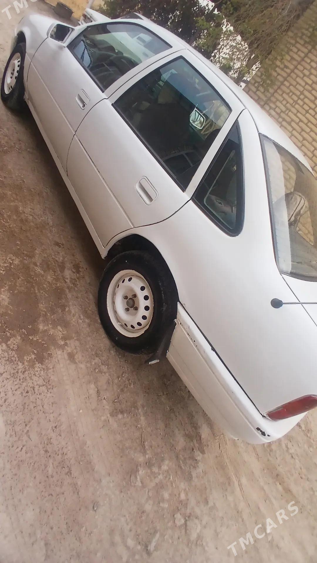 Opel Vectra 1992 - 25 000 TMT - Mary - img 3