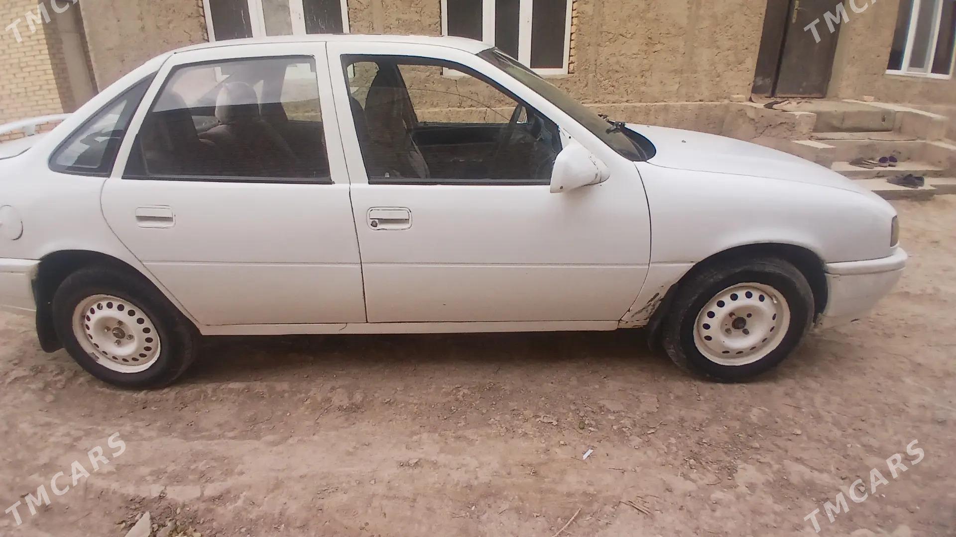 Opel Vectra 1992 - 25 000 TMT - Mary - img 5