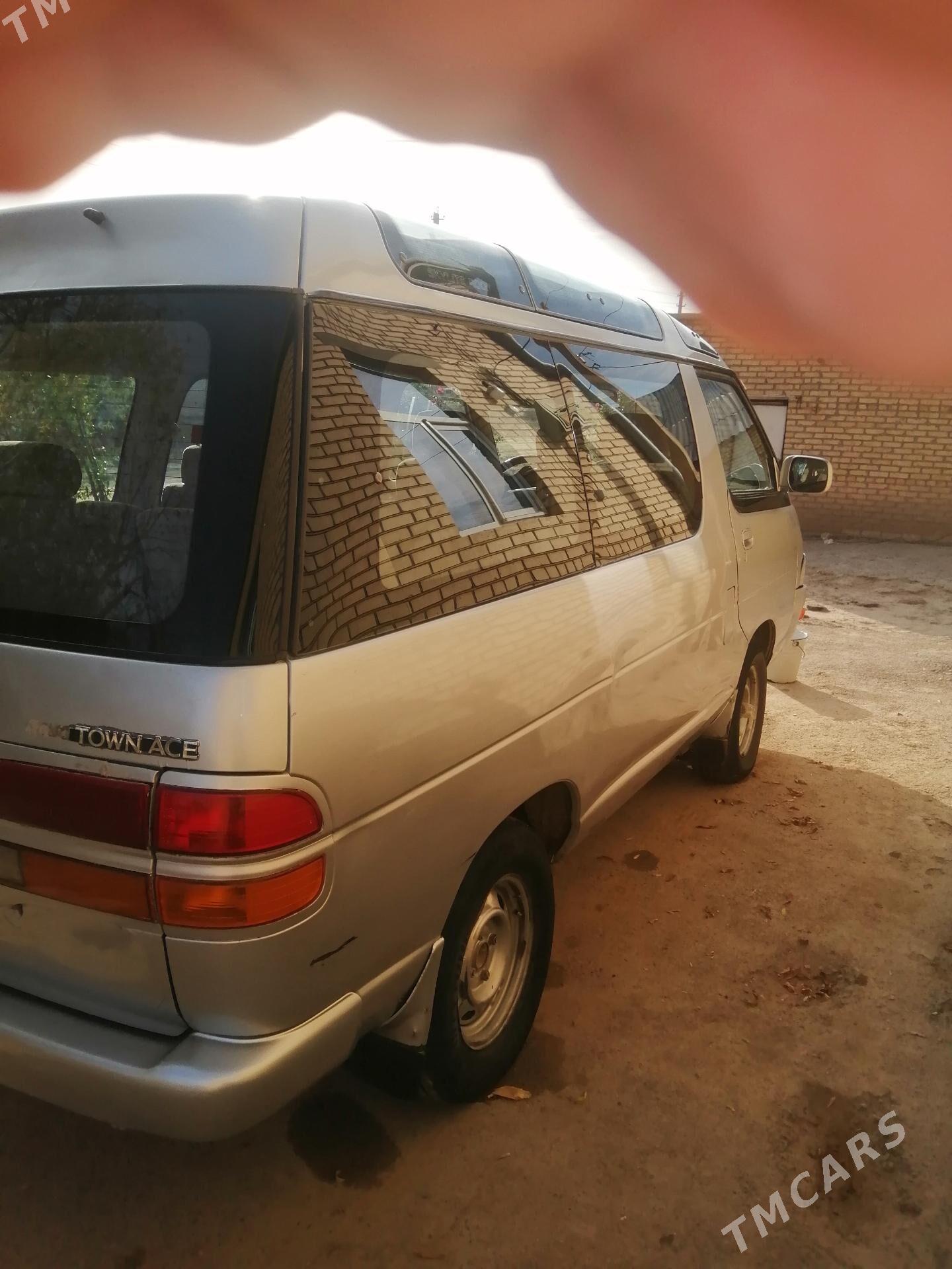 Toyota Town Ace 1992 - 27 000 TMT - Каракумский этрап - img 3