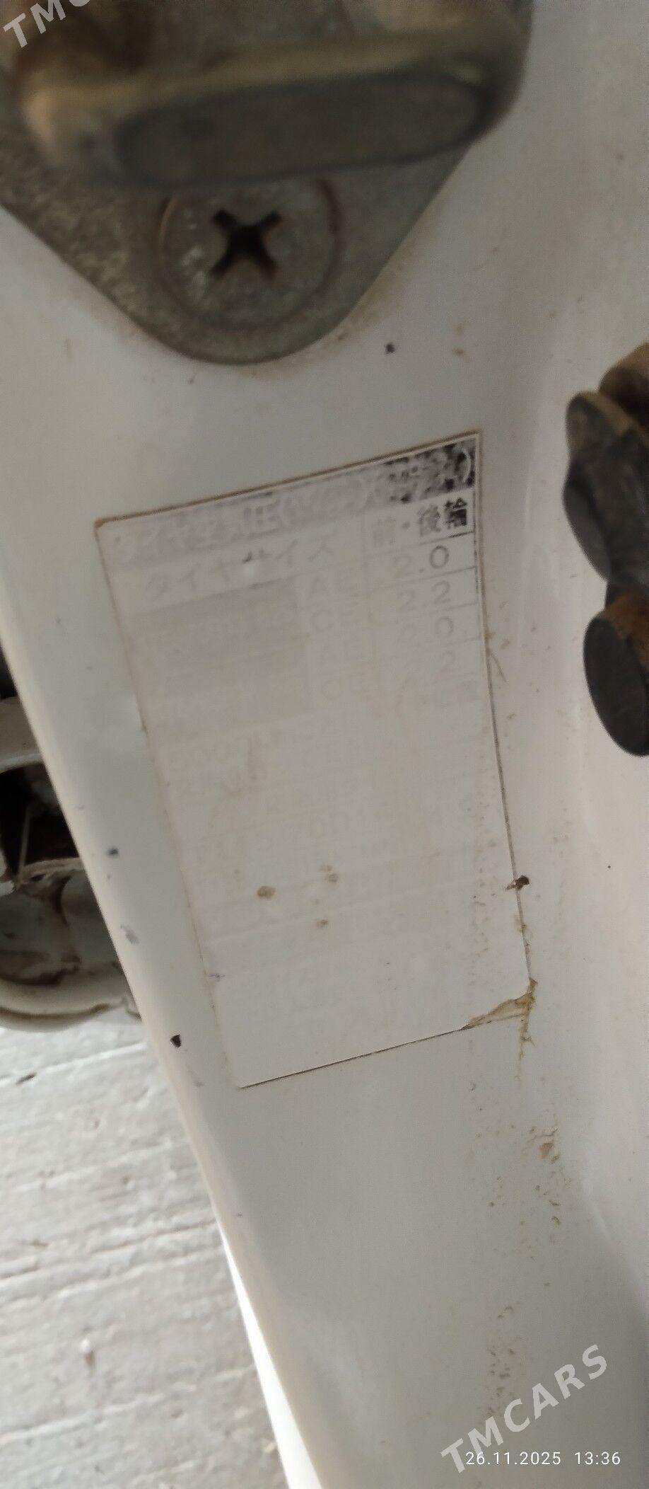 Toyota Sprinter 1993 - 45 000 TMT - Гарабекевюл - img 1