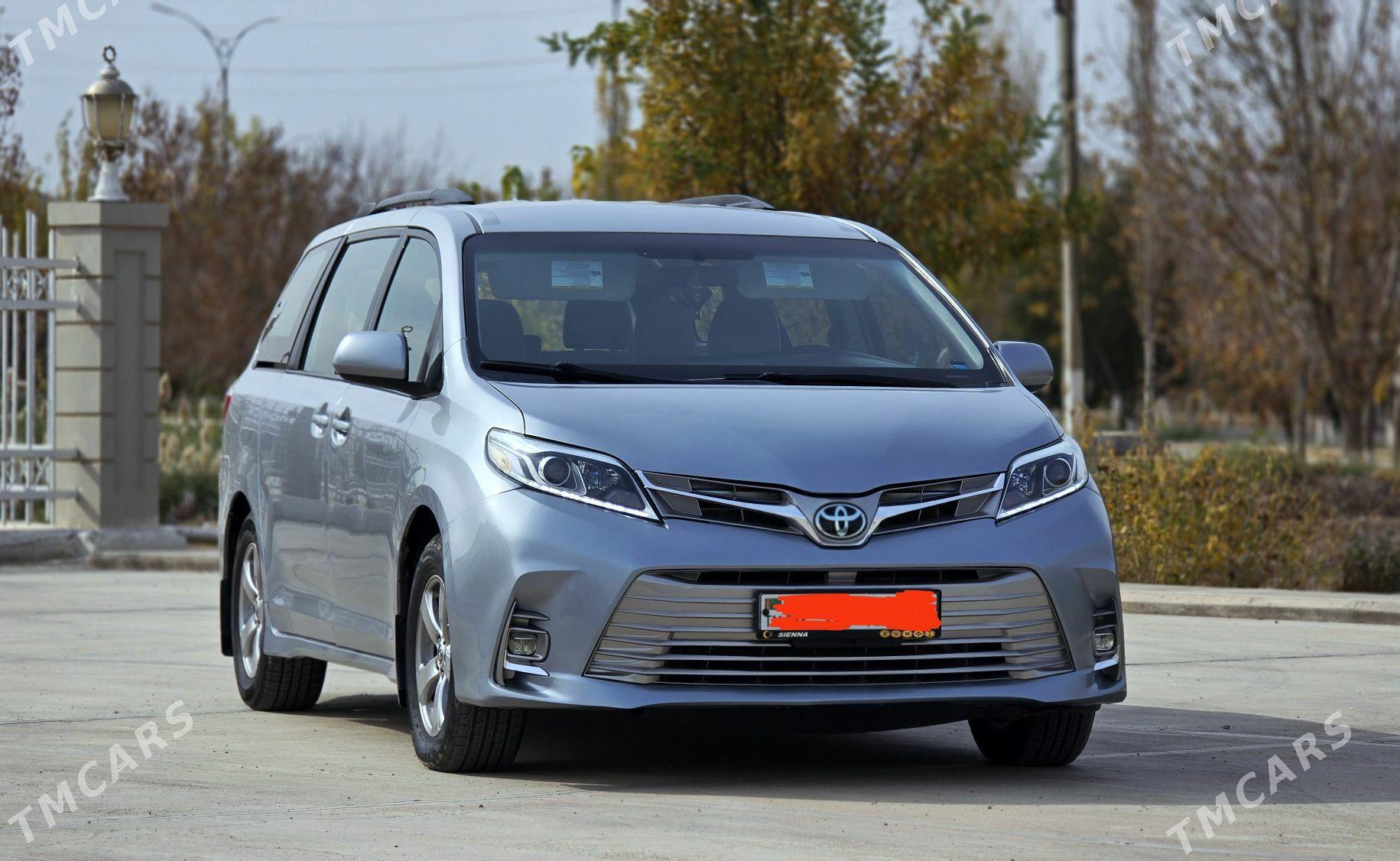 Toyota Sienna 2017 - 370 000 TMT - Керки - img 1