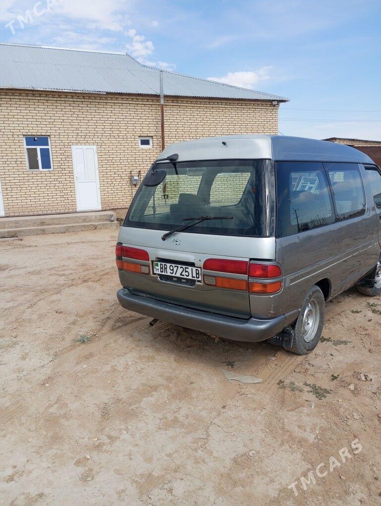Toyota Town Ace 1995 - 40 000 TMT - Дарганата - img 4