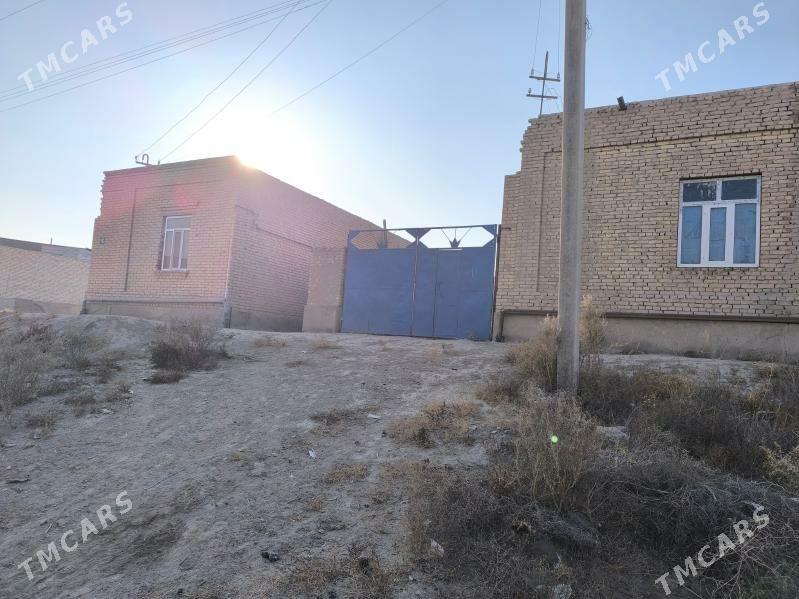 Gystagly satlyk jaý - Фарап - img 3