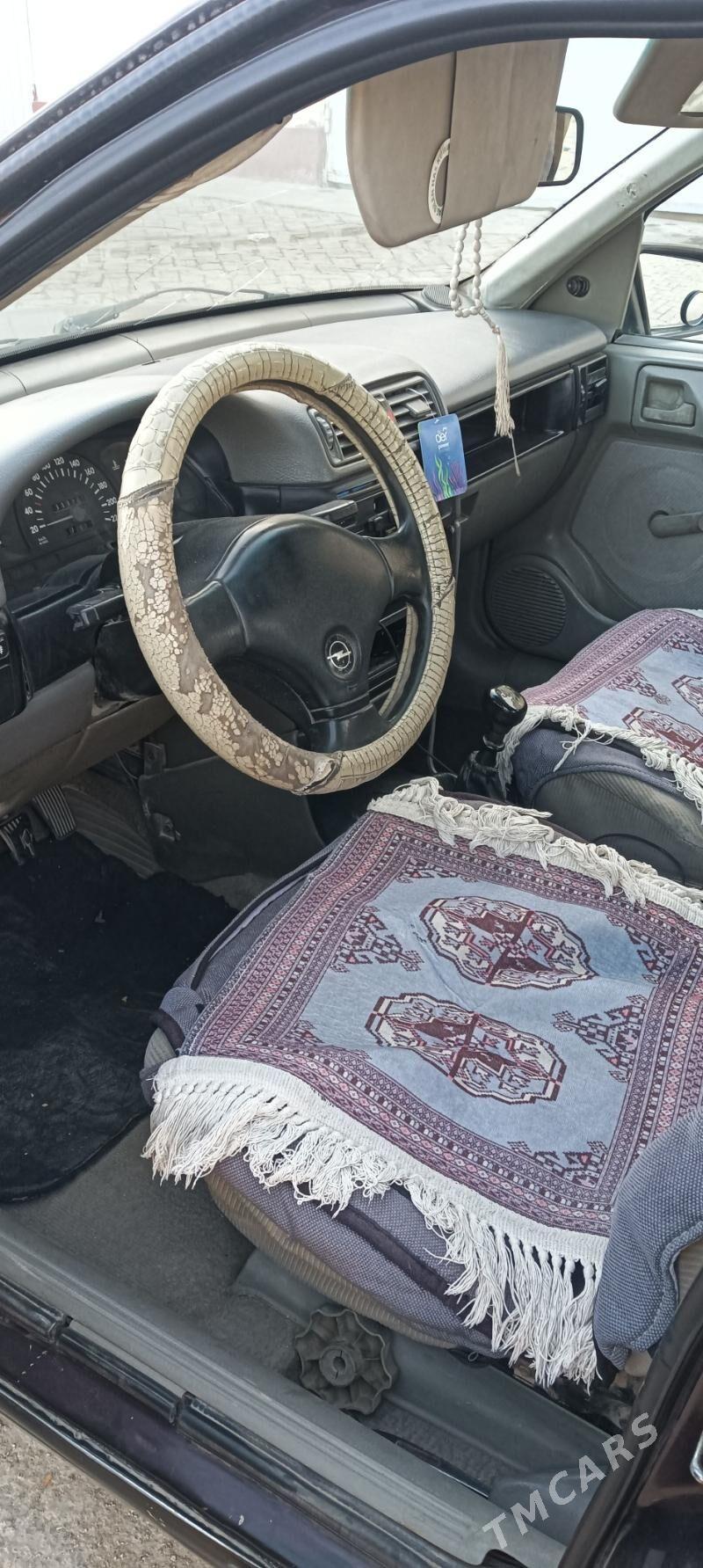 Opel Vectra 1993 - 27 000 TMT - Байрамали - img 5