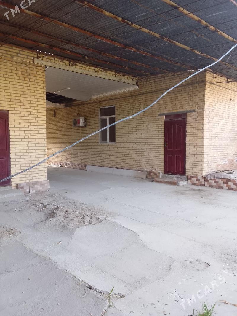 Uçpunkut hovlu jay 6 komnut - Чарджоу - img 4