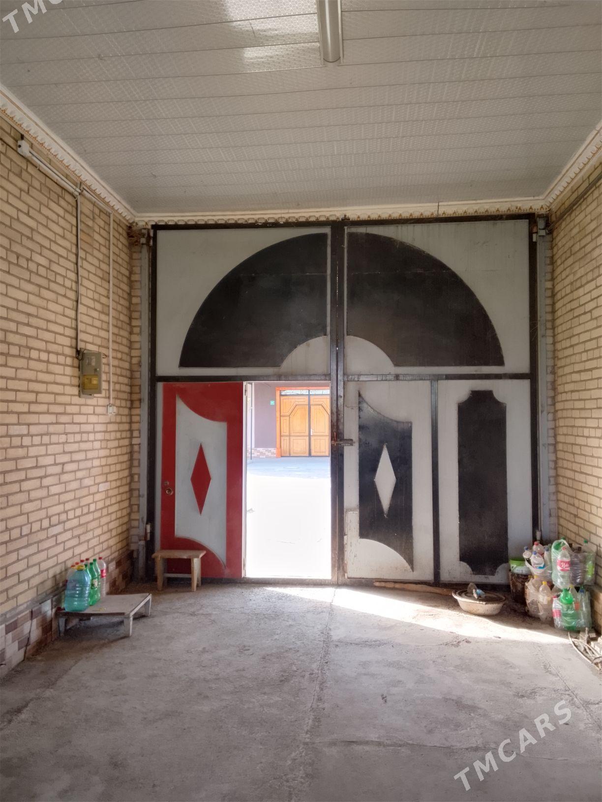 Uçpunkut hovlu jay 6 komnut - Чарджоу - img 1