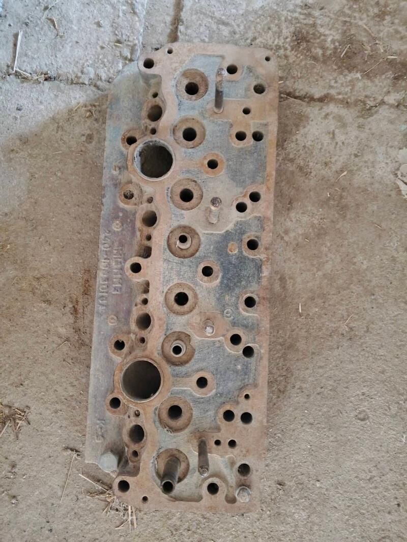 mtz galowka 700 TMT - Ýaşlyk - img 1