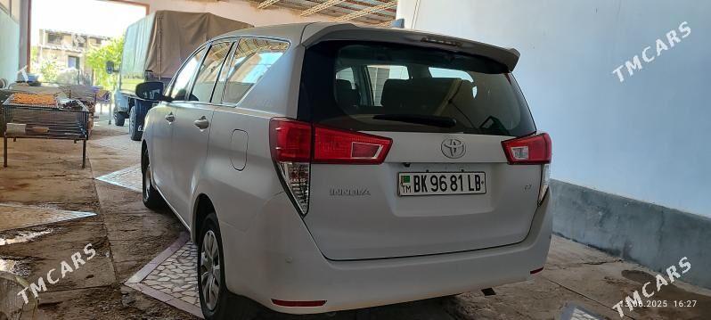 Toyota Innova 2020 - 245 000 TMT - Туркменабат - img 3