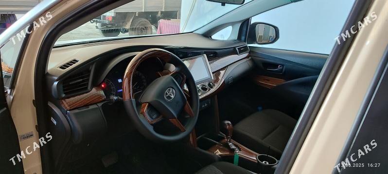 Toyota Innova 2020 - 245 000 TMT - Туркменабат - img 4
