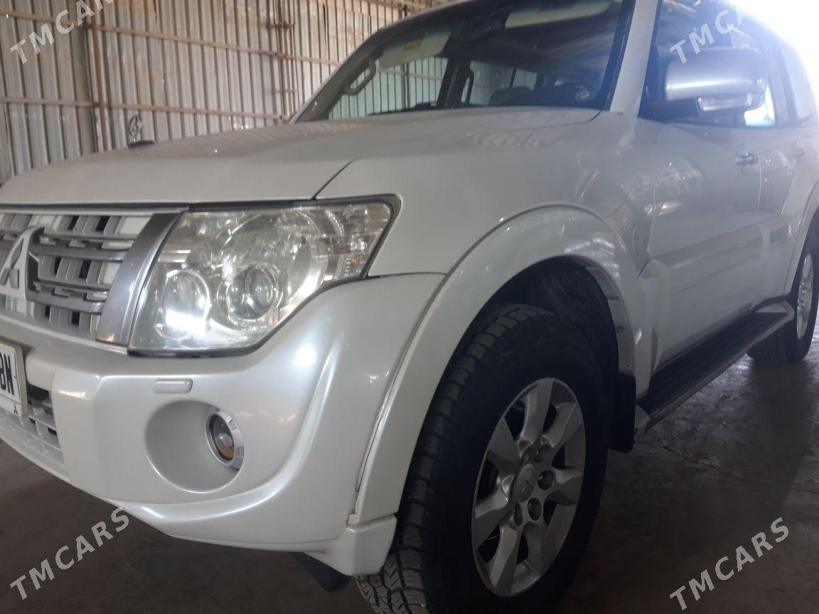 Mitsubishi Pajero 2013 - 250 000 TMT - Türkmenbaşy - img 3
