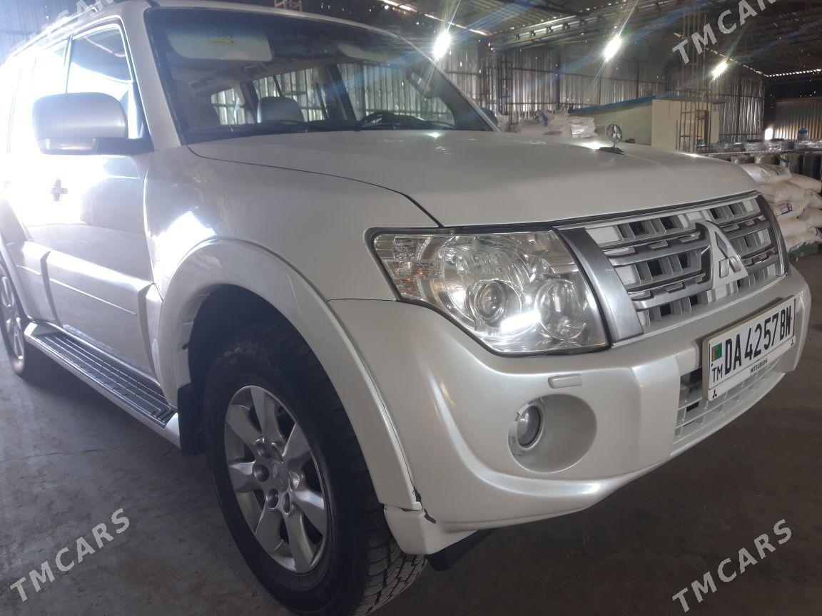 Mitsubishi Pajero 2013 - 250 000 TMT - Türkmenbaşy - img 2