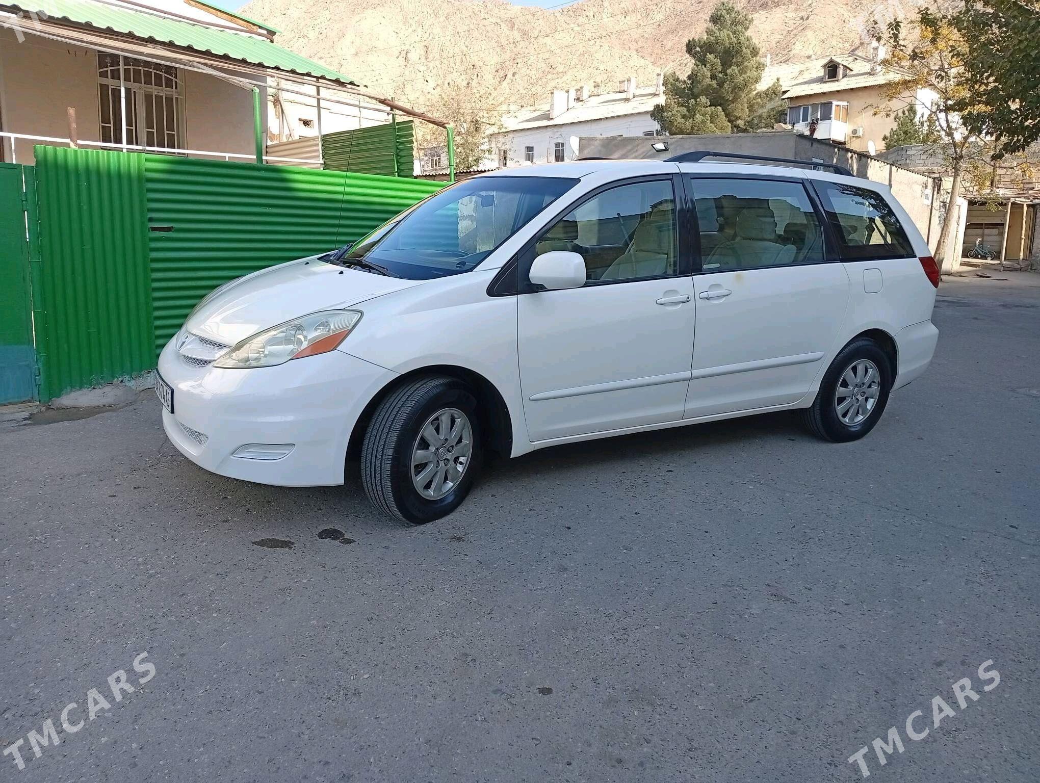 Toyota Sienna 2006 - 250 000 TMT - 3 мкр - img 3