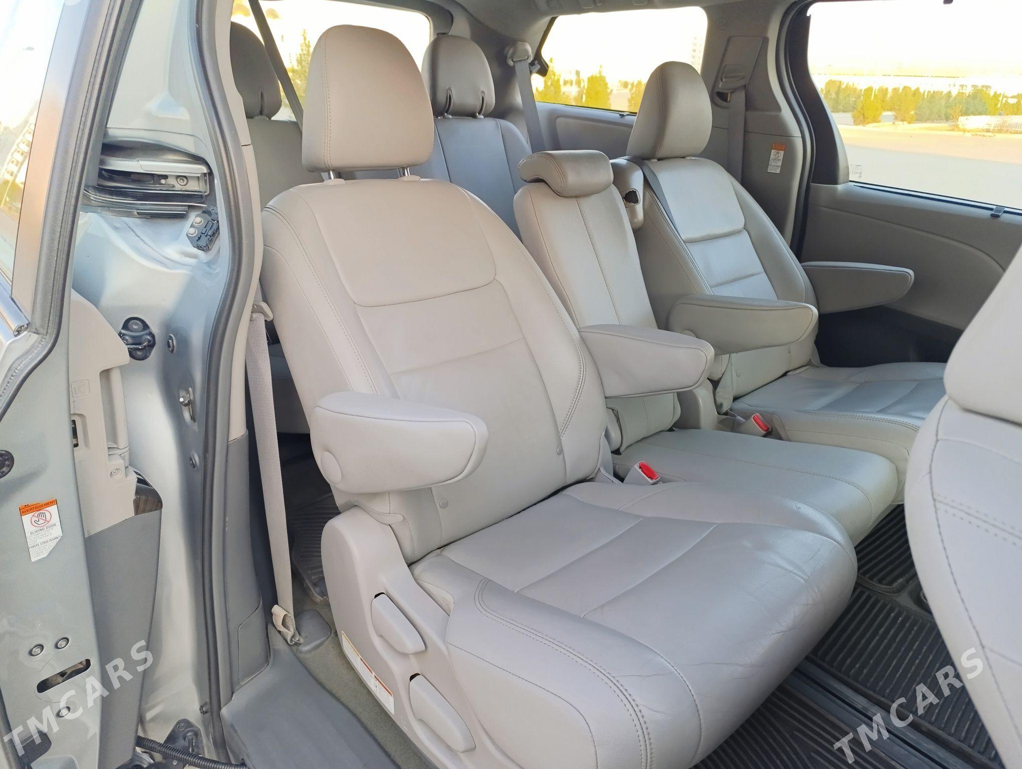 Toyota Sienna 2016 - 350 000 TMT - Aşgabat - img 5