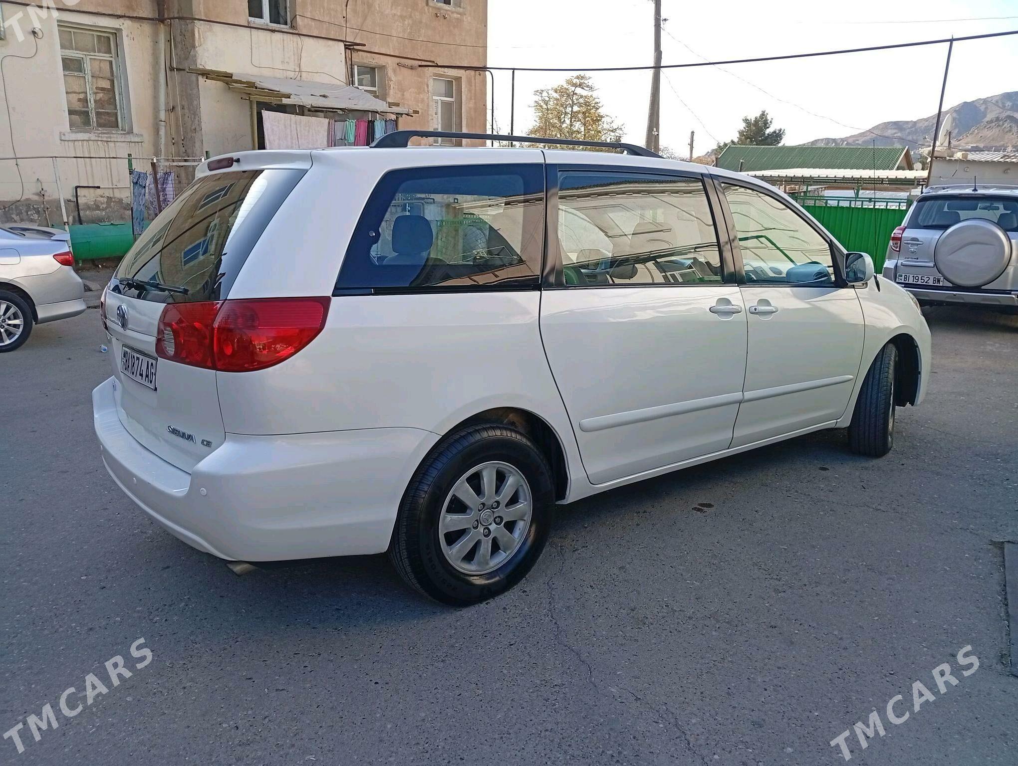 Toyota Sienna 2006 - 250 000 TMT - 3 мкр - img 4