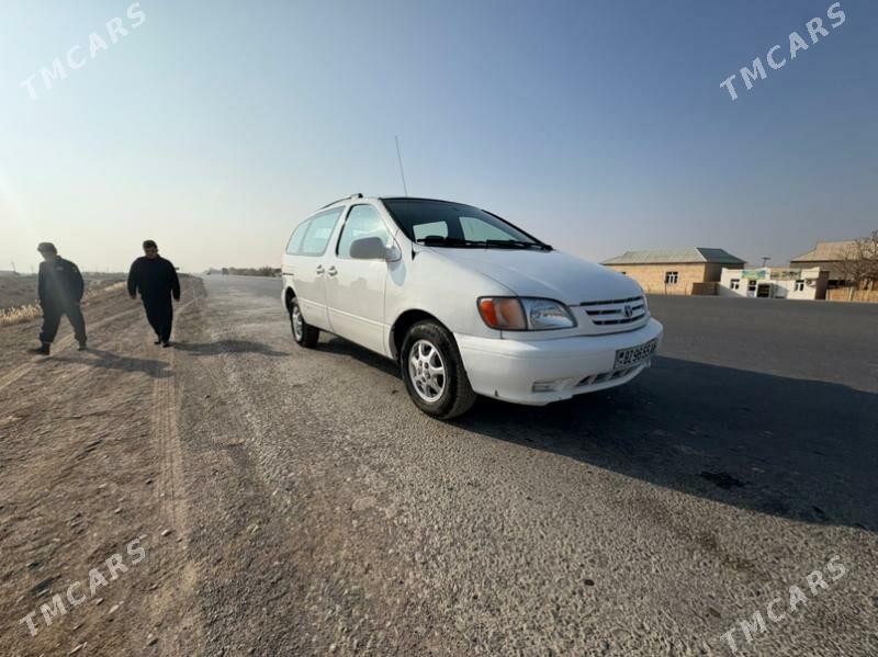 Toyota Sienna 2001 - 145 000 TMT - Теджен - img 4