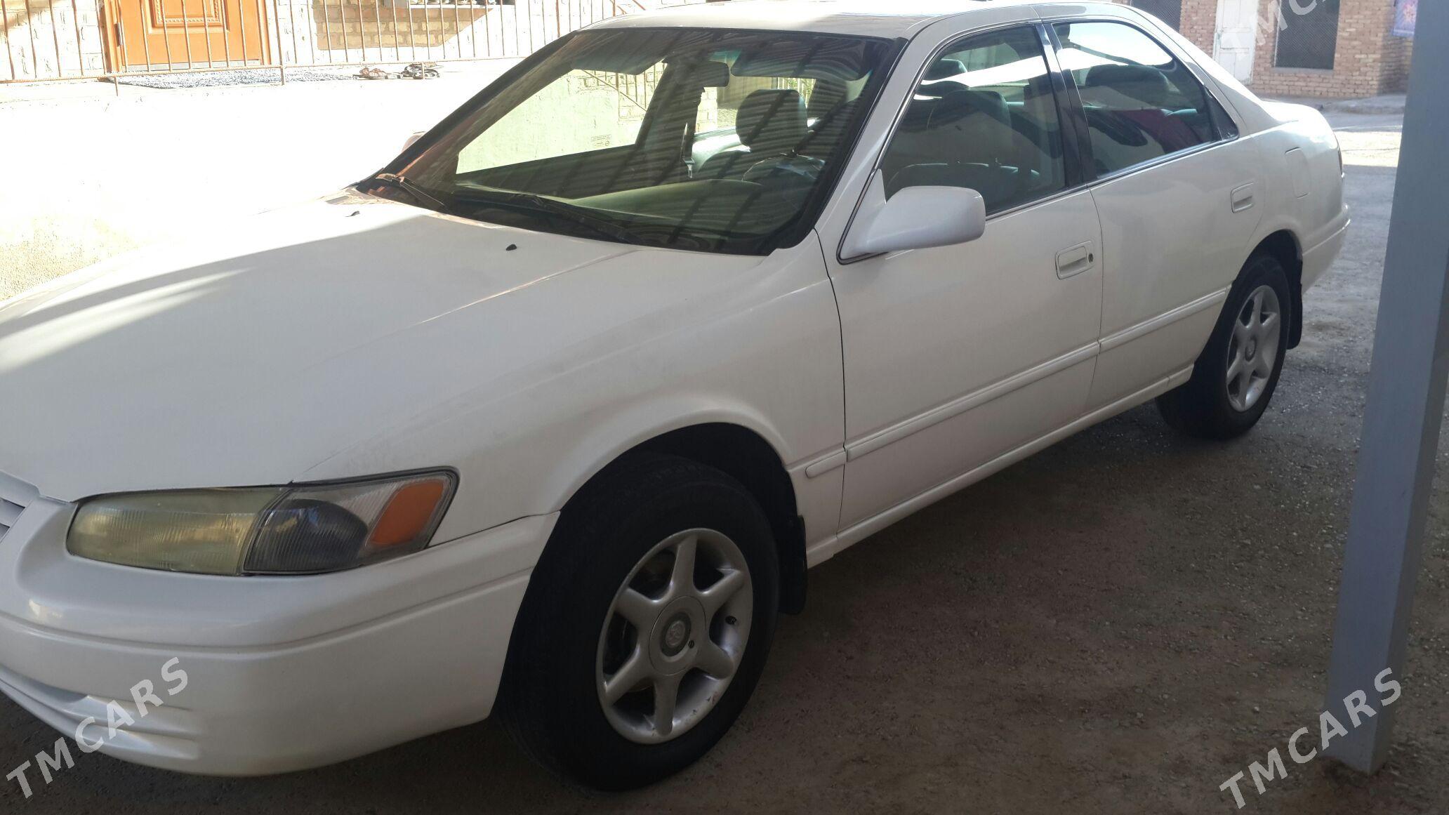 Toyota Camry 1997 - 128 000 TMT - Теджен - img 2