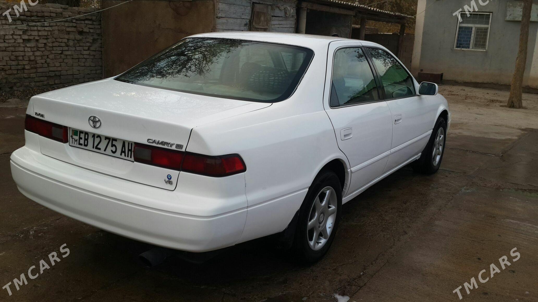Toyota Camry 1997 - 128 000 TMT - Теджен - img 6