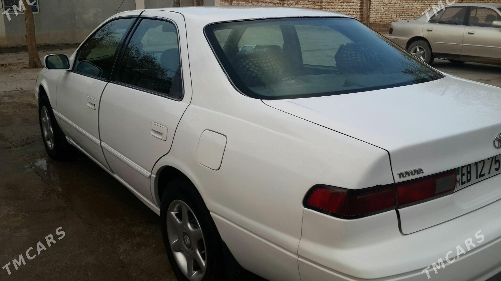 Toyota Camry 1997 - 128 000 TMT - Теджен - img 5