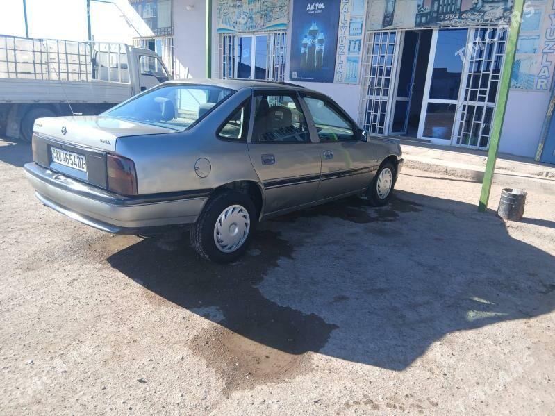 Opel Vectra 1992 - 35 000 TMT - Губадаг - img 1