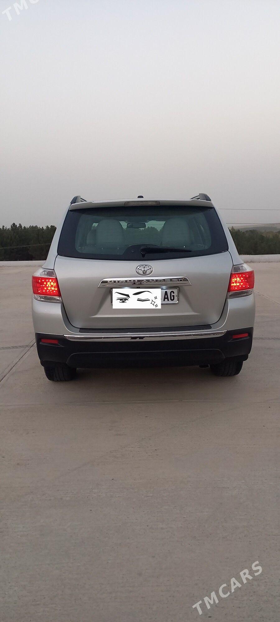 Toyota Highlander 2013 - 375 000 TMT - Багир - img 2