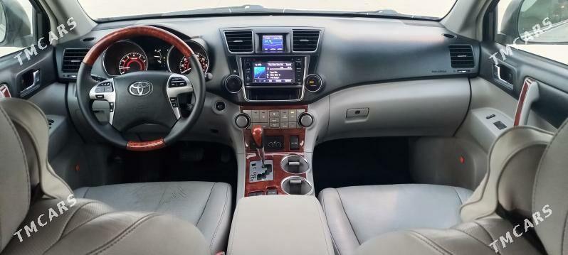 Toyota Highlander 2013 - 375 000 TMT - Багир - img 4