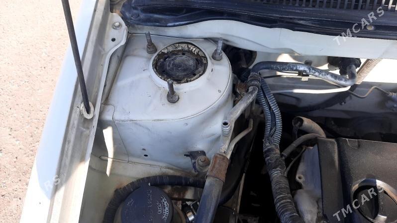 Toyota Corolla 2004 - 100 000 TMT - Дашогуз - img 2