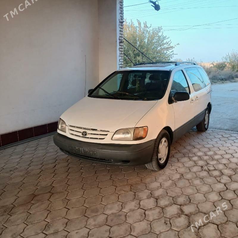 Toyota Sienna 2000 - 150 000 TMT - Халач - img 3